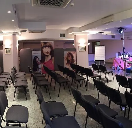 德埃斯特伊尔杜卡酒店 酒店 费拉拉