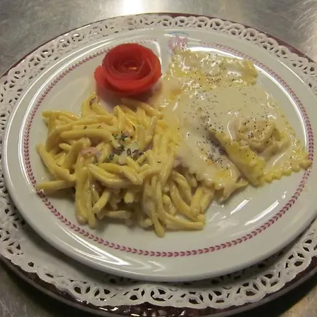 德埃斯特伊尔杜卡酒店 酒店 费拉拉