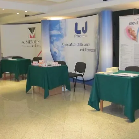 德埃斯特伊尔杜卡酒店 费拉拉